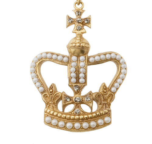 王冠のゴールドネックレス
